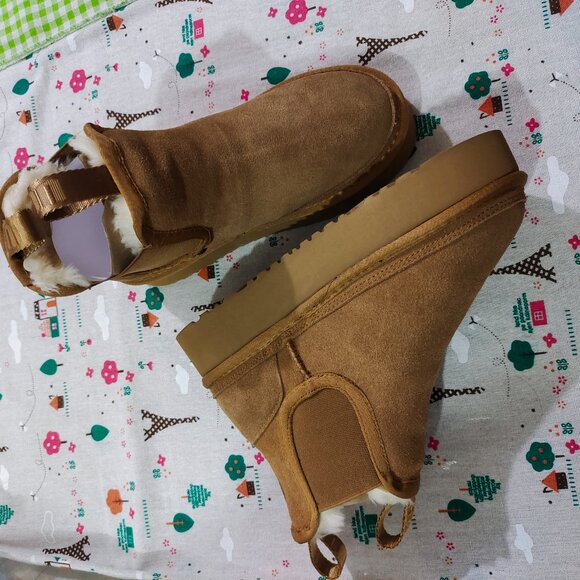 UGG Neumel Platform Chelsea Brown Boots - Picture 2 of 9